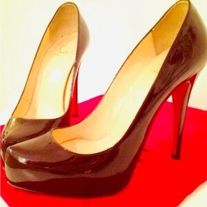 Louis Vuitton Black Patent Heels